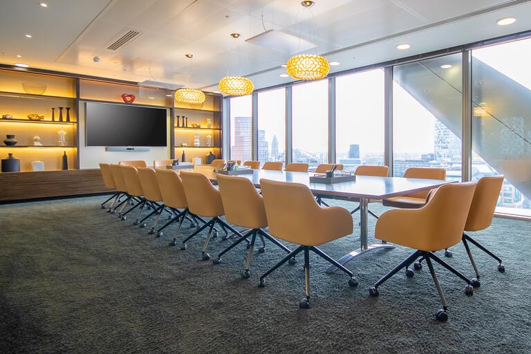 Heron Tower Dressed Office image 20