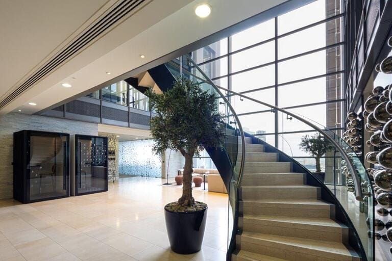 Heron Tower Dressed Office image 9