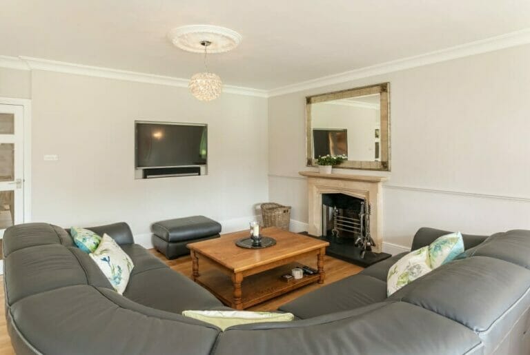 Detached Home in Amersham Bucks image 16