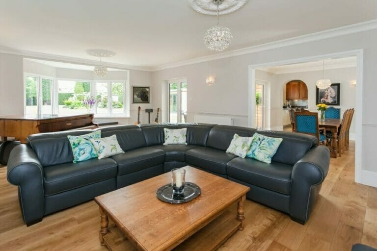 Detached Home in Amersham Bucks image 18