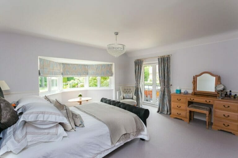 Detached Home in Amersham Bucks image 24