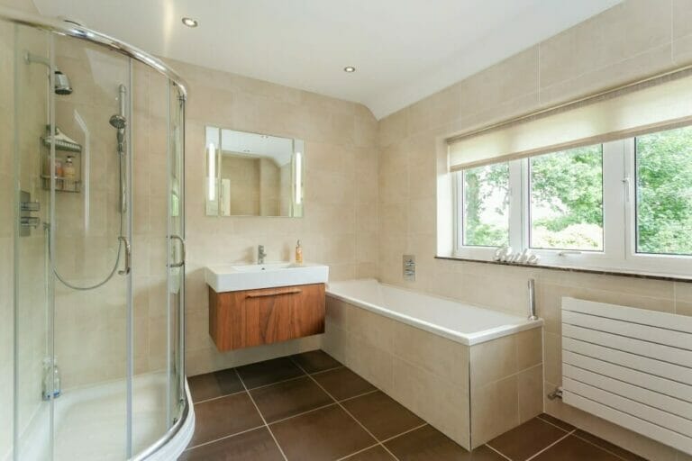 Detached Home in Amersham Bucks image 28
