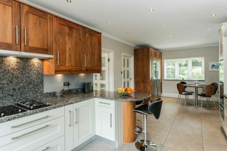 Detached Home in Amersham Bucks image 9