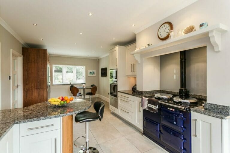 Detached Home in Amersham Bucks image 7