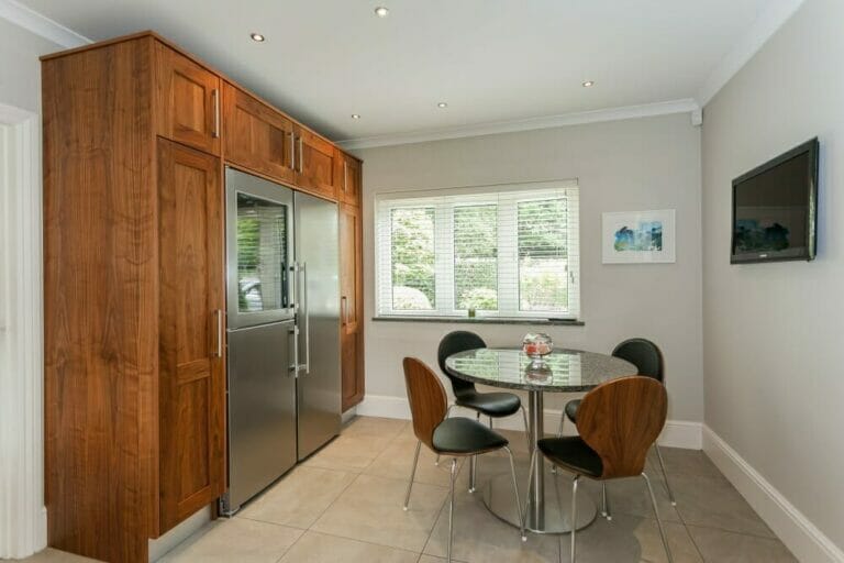 Detached Home in Amersham Bucks image 10