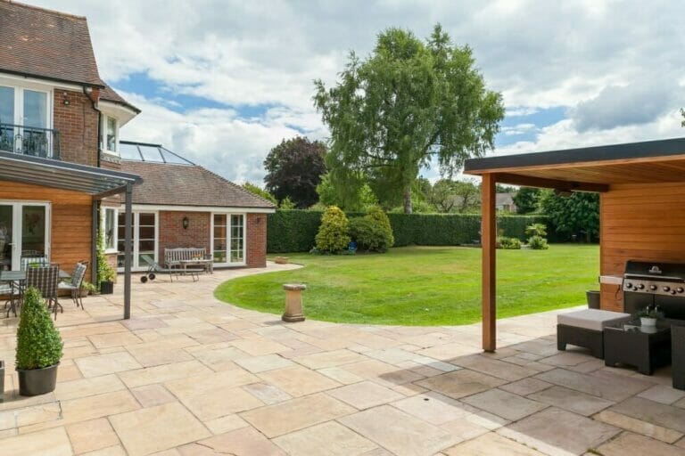 Detached Home in Amersham Bucks image 39