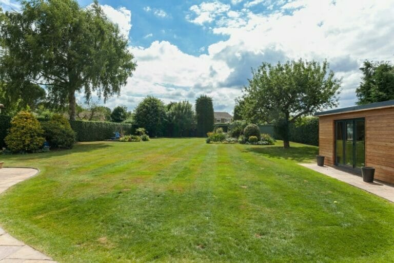 Detached Home in Amersham Bucks image 44