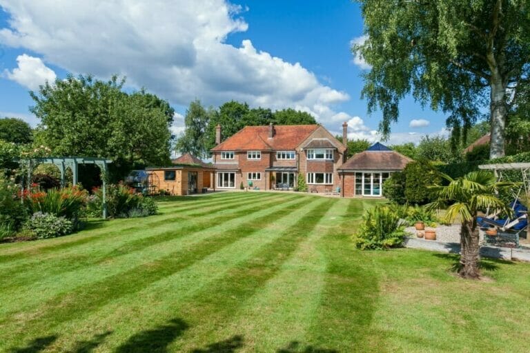 Detached Home in Amersham Bucks image 3