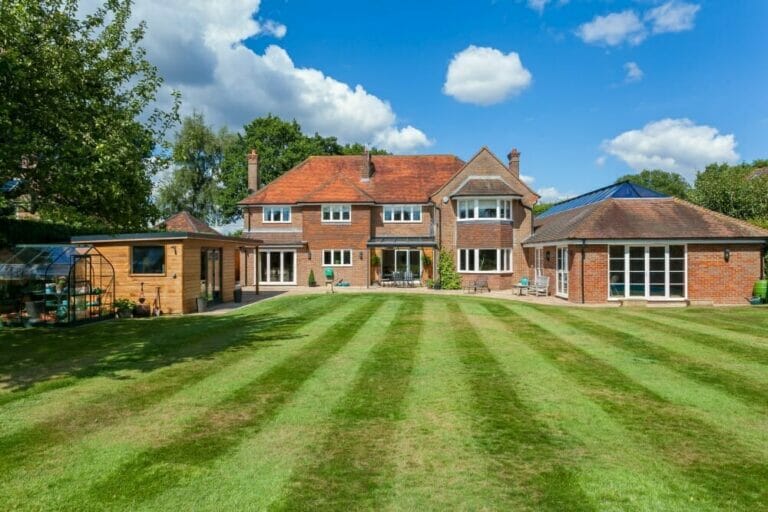 Detached Home in Amersham Bucks image 2