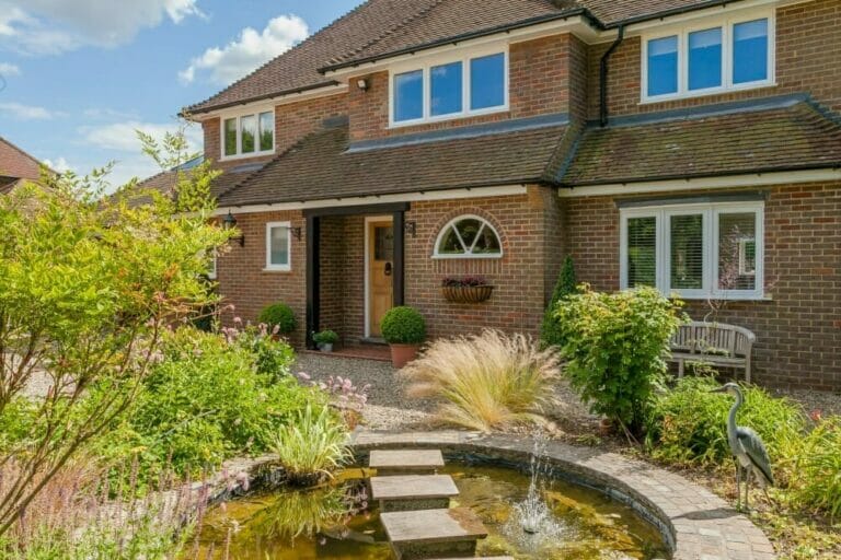 Detached Home in Amersham Bucks image 41