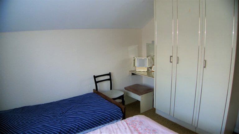 Retro 1960’s/70’s chalet-bungalow image 24