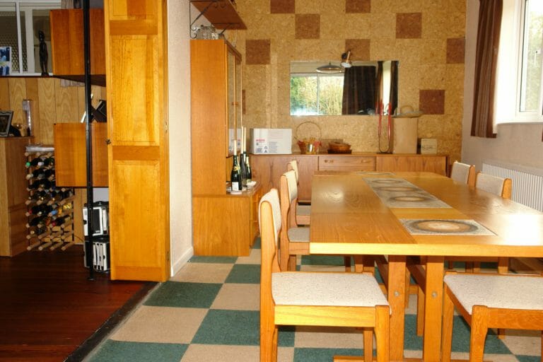 Retro 1960’s/70’s chalet-bungalow image 8