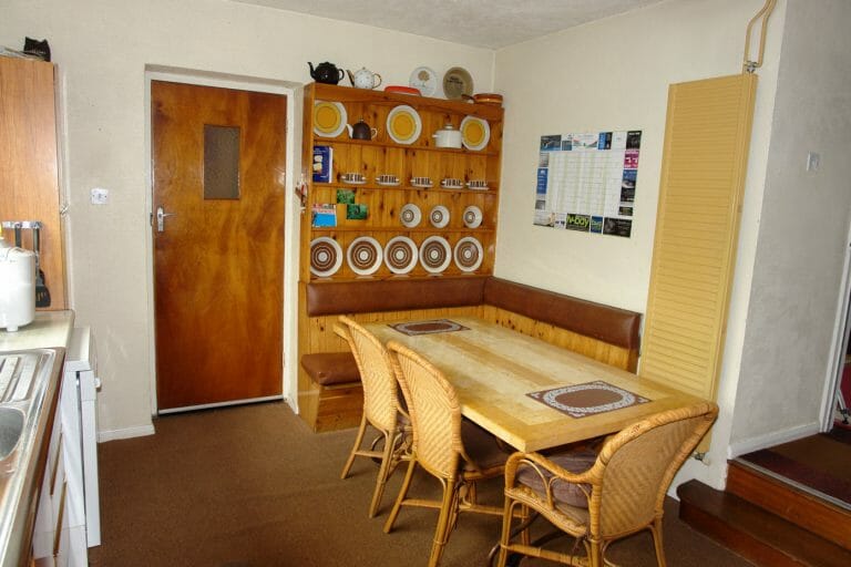 Retro 1960’s/70’s chalet-bungalow image 10