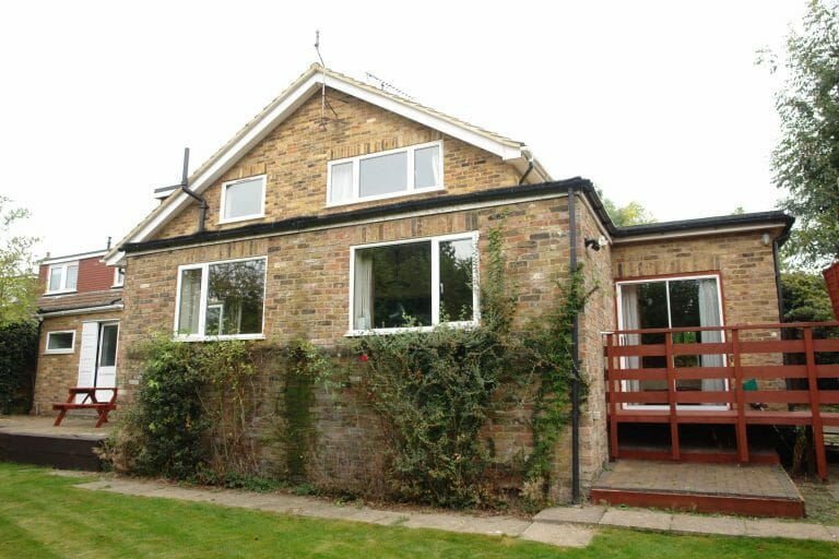 Retro 1960’s/70’s chalet-bungalow image 4