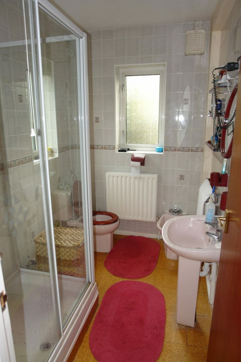 Retro 1960’s/70’s chalet-bungalow image 20
