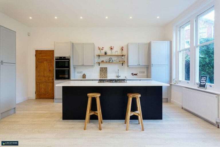 Renovated Period Townhouse with two kitchens image 3