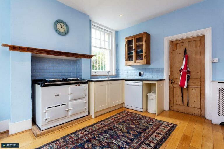 Renovated Period Townhouse with two kitchens image 10