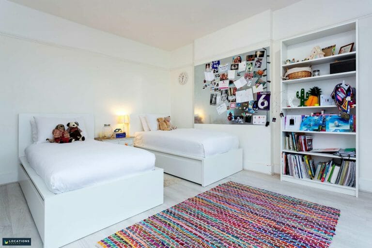 Renovated Period Townhouse with two kitchens image 22