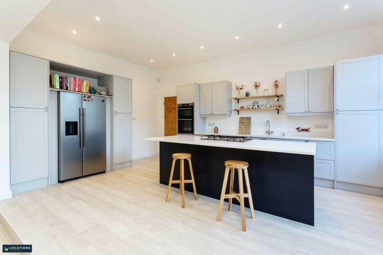 Renovated Period Townhouse with two kitchens image 5