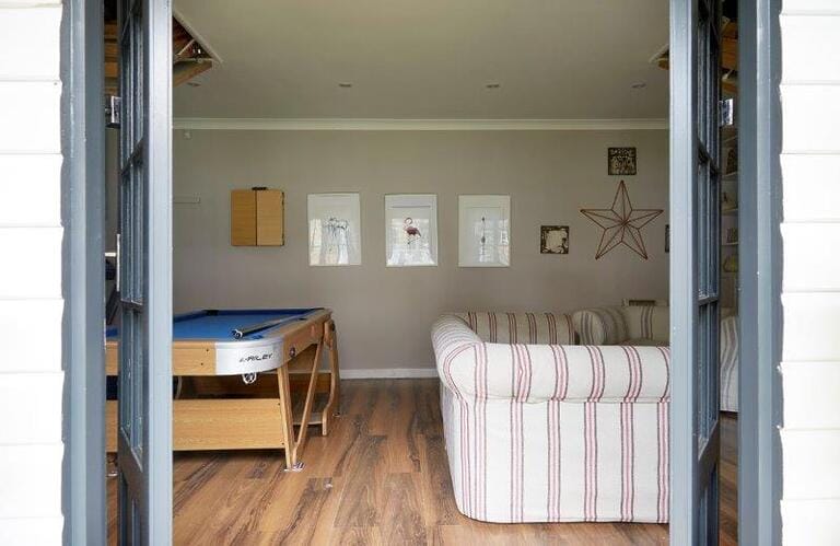 5 Bedroom Modern House image 59