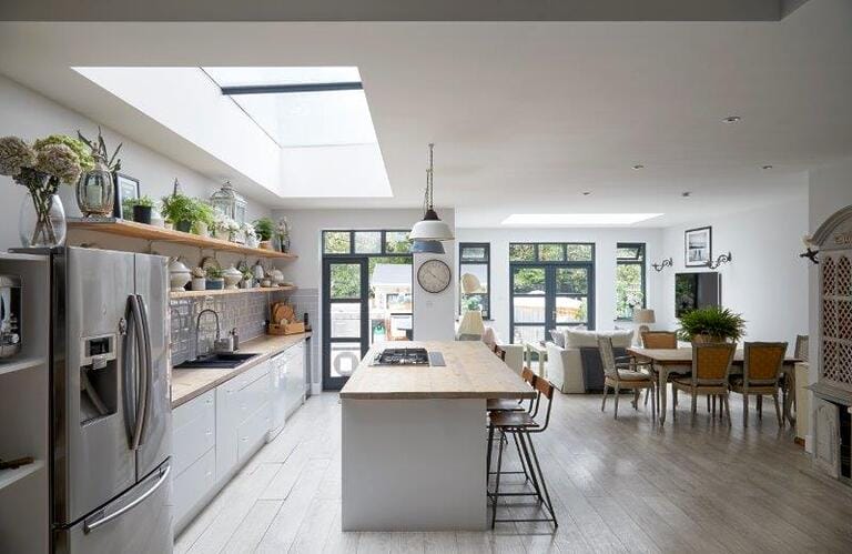 5 Bedroom Modern House image 22