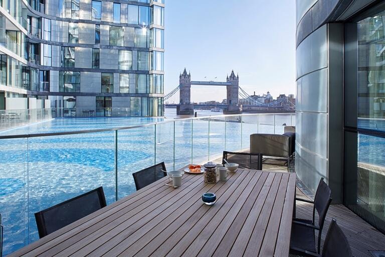 Rooftop View Penthouse In London image 15