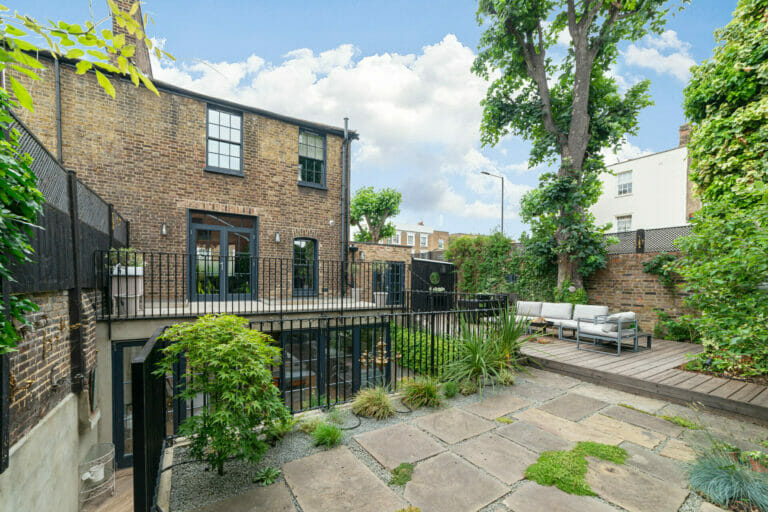 Semi Detached Victorian Home image 30