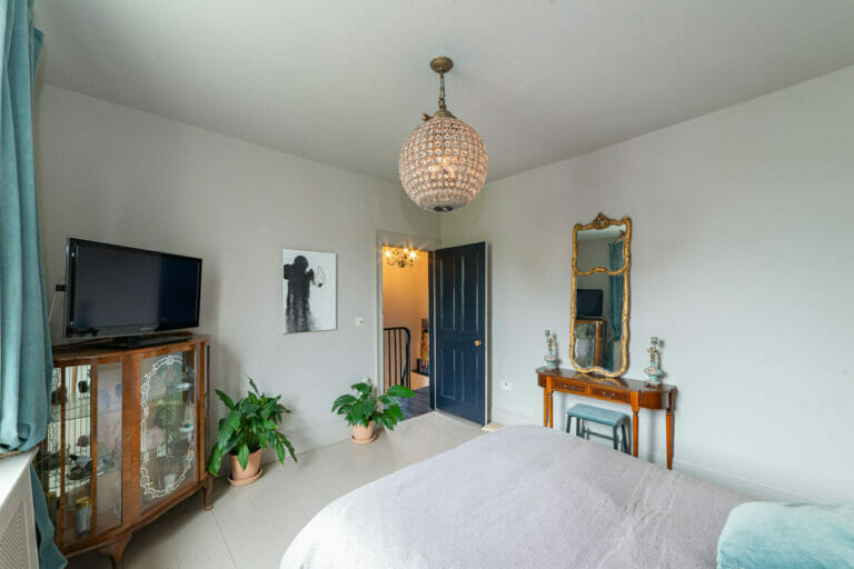Semi Detached Victorian Home image 24