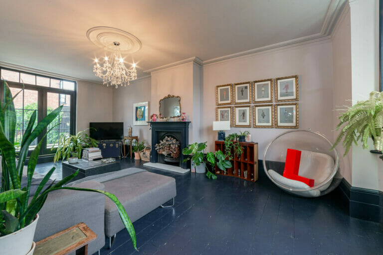 Semi Detached Victorian Home image 16