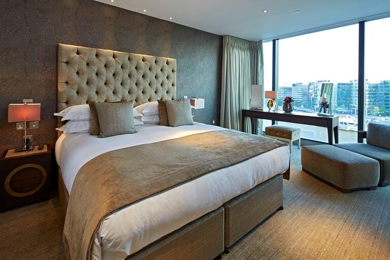 Rooftop View Penthouse In London image 8