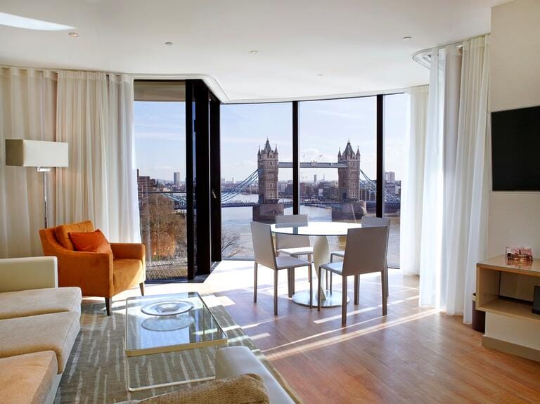 Rooftop View Penthouse In London image 3