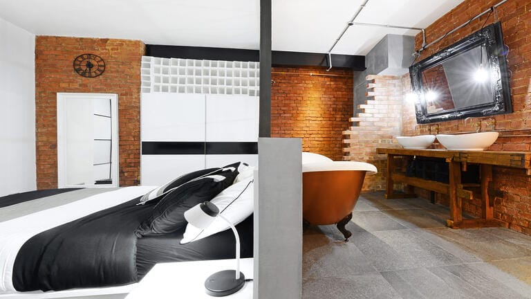Fully Fitted Studios image 31