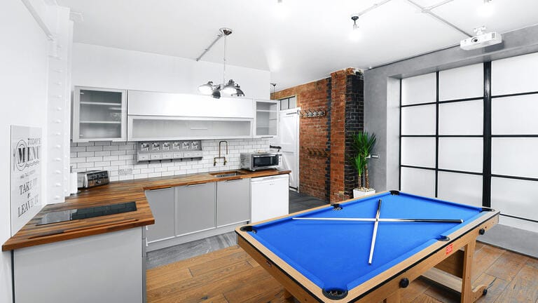 Fully Fitted Studios image 27