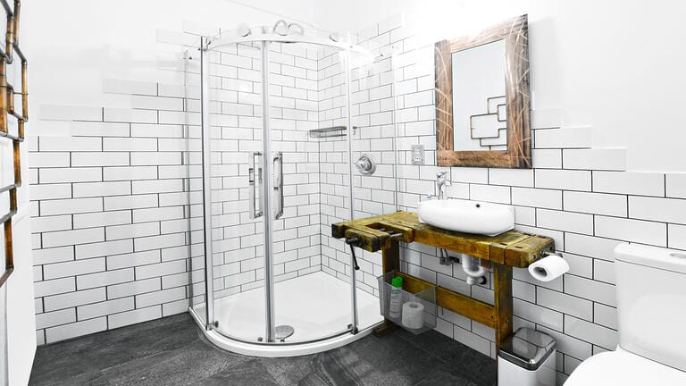 Fully Fitted Studios image 60