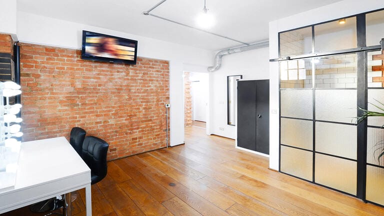 Fully Fitted Studios image 33