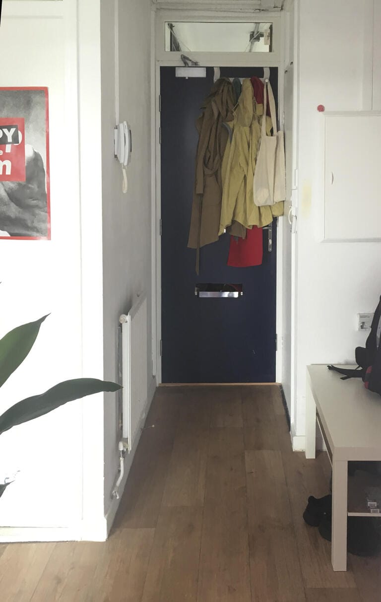 Young Family Flat In The South East image 8