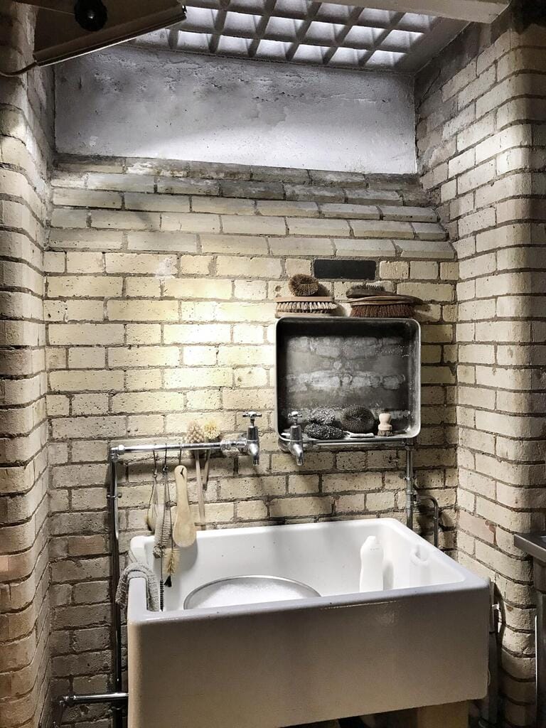 Stunning 2 Level Warehouse Apartment in Shoreditch image 17