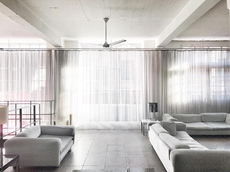 Stunning 2 Level Warehouse Apartment in Shoreditch image 3
