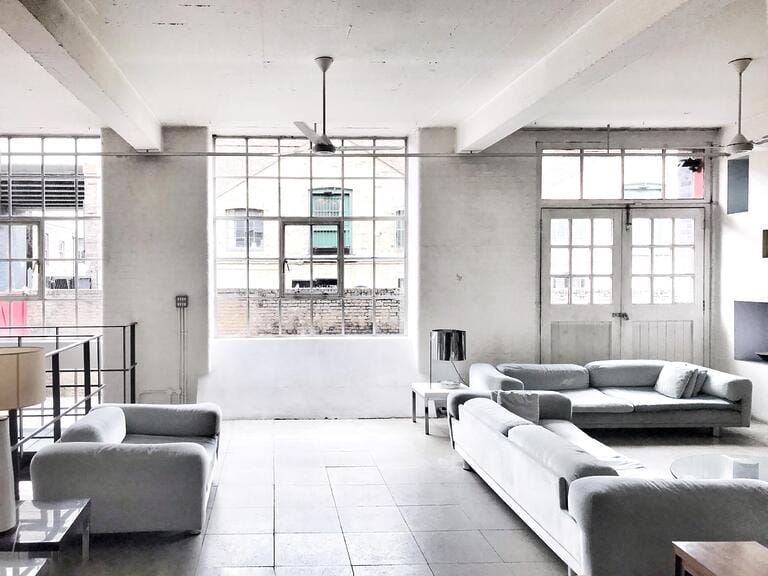 Stunning 2 Level Warehouse Apartment in Shoreditch image 1