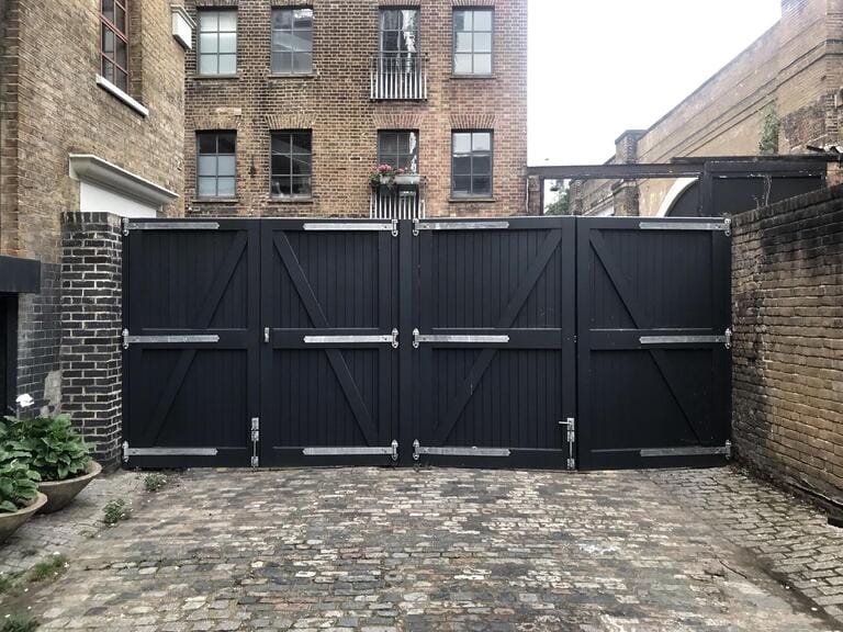 Stunning 2 Level Warehouse Apartment in Shoreditch image 36