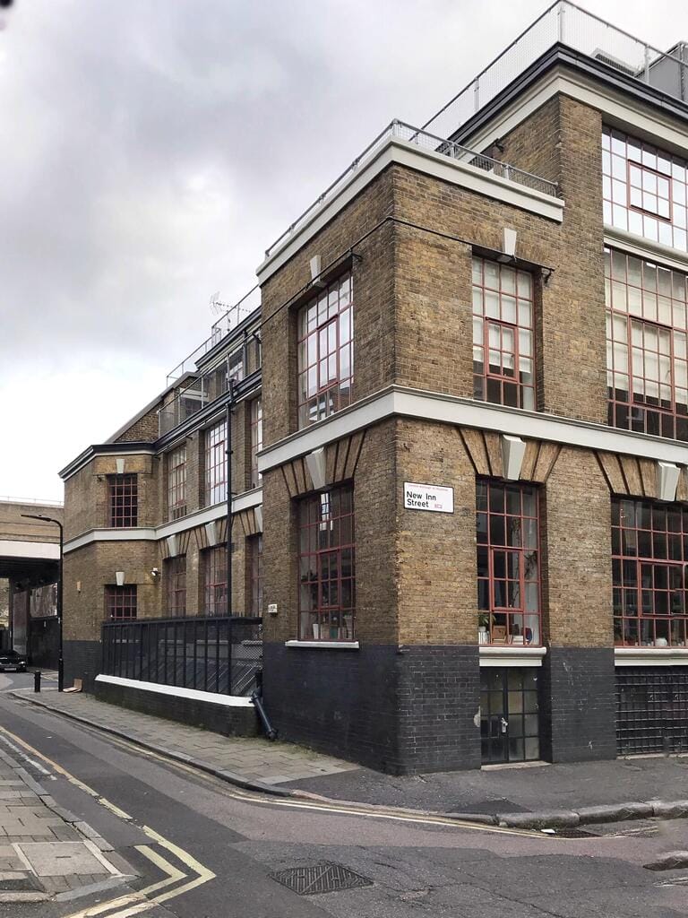Stunning 2 Level Warehouse Apartment in Shoreditch image 38