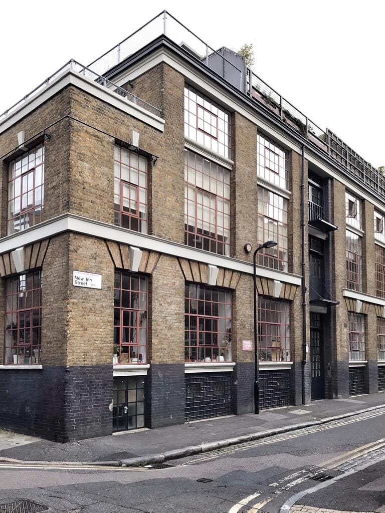 Stunning 2 Level Warehouse Apartment in Shoreditch image 39