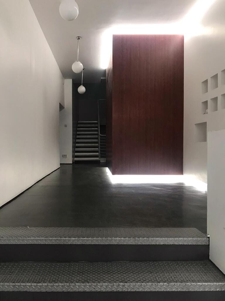 Stunning 2 Level Warehouse Apartment in Shoreditch image 40