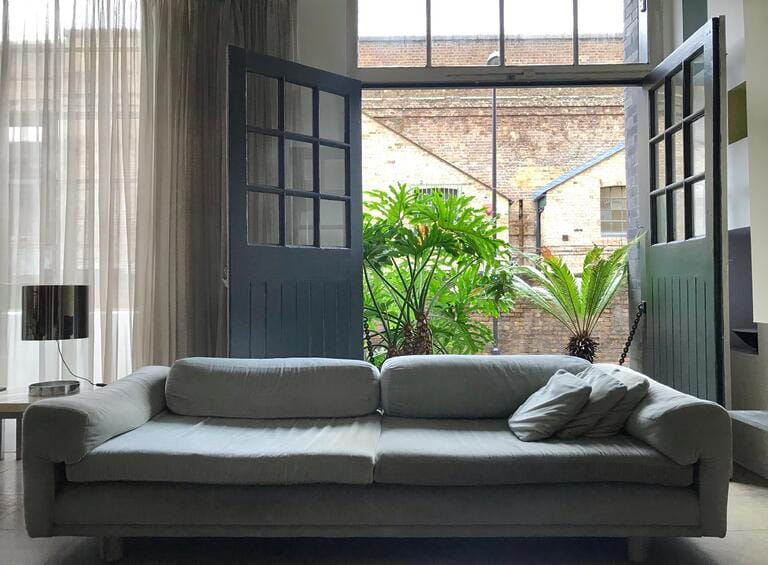 Stunning 2 Level Warehouse Apartment in Shoreditch image 20