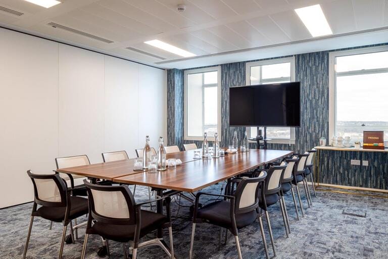 Newly Refurbished Office image 21
