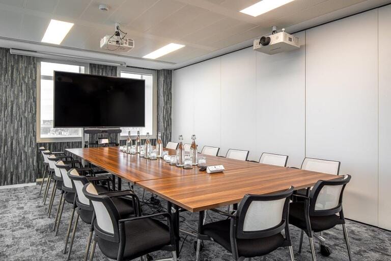 Newly Refurbished Office image 22