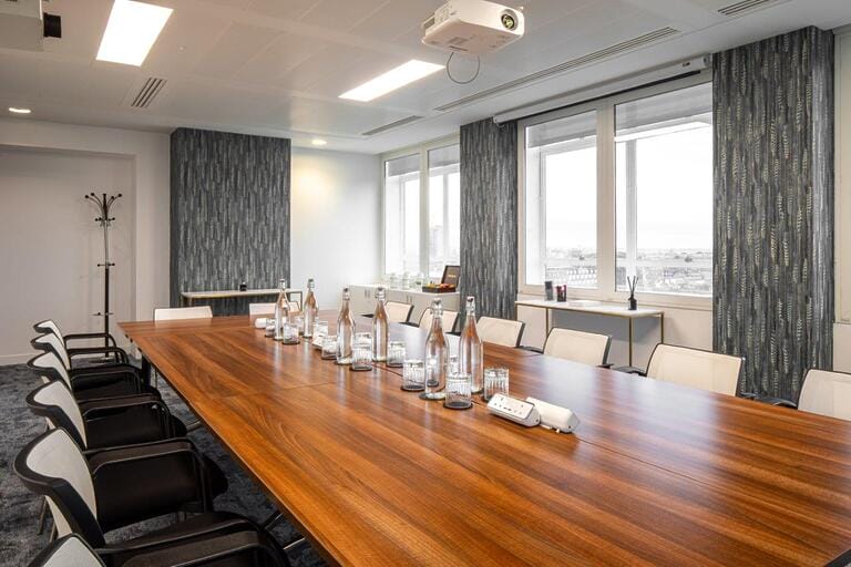 Newly Refurbished Office image 16