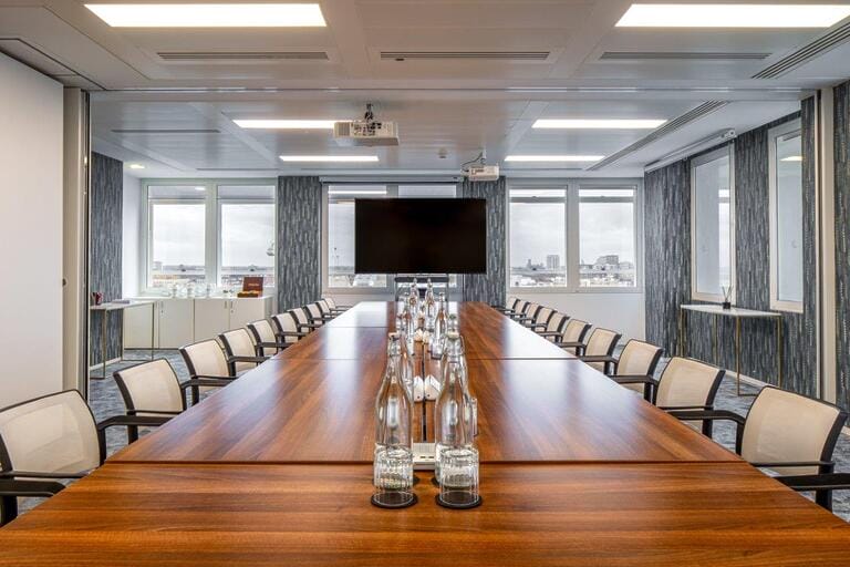Newly Refurbished Office image 12