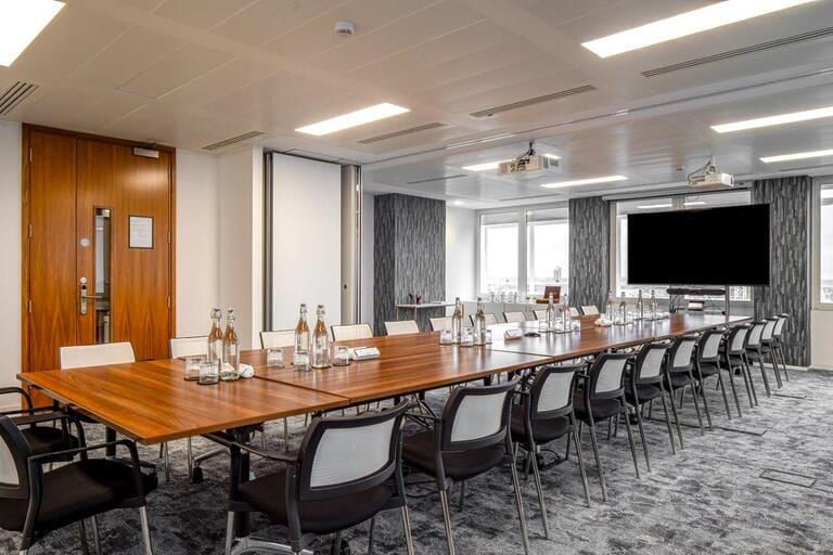 Newly Refurbished Office image 10