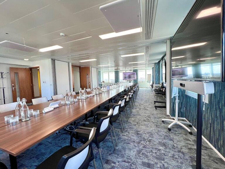 Newly Refurbished Office image 2